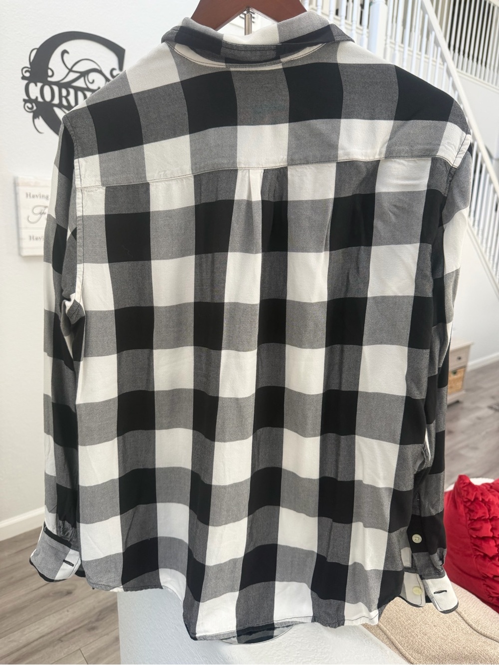 Levi's Women’s Boyfriend Black and White Buffalo Plaid Button-Down Shirt, Large - Picture 2 of 8